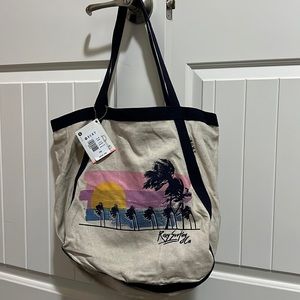 BNWT ROXY BAG